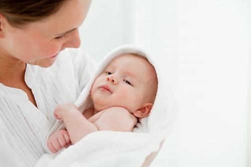 Giúp bé tránh xa dịch bệnh mùa nắng nóng